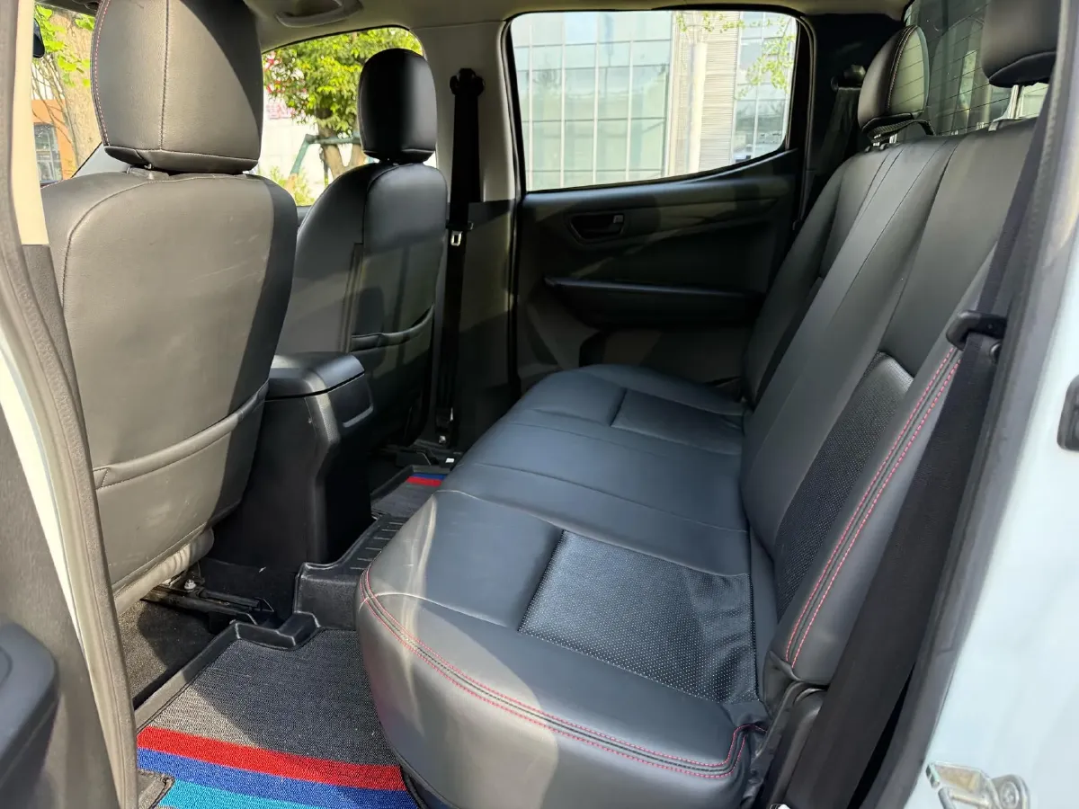 2018 Isuzu Jim 2.8T 116HP L4 5MT,autocango,china used car exporter,china ev exporter,chinese used car exporter,chinese used ev exporter