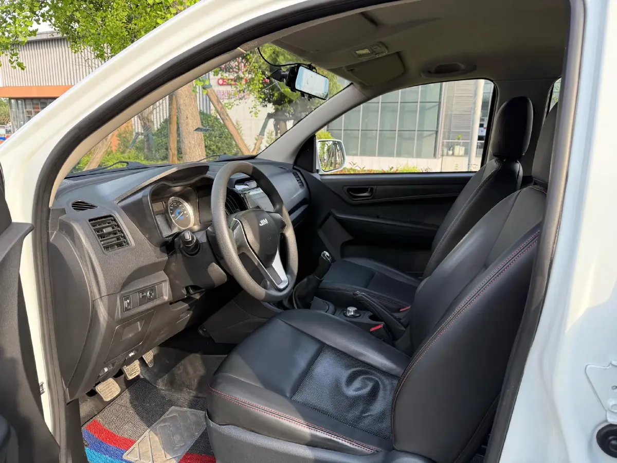 2018 Isuzu Jim 2.8T 116HP L4 5MT,autocango,china used car exporter,china ev exporter,chinese used car exporter,chinese used ev exporter