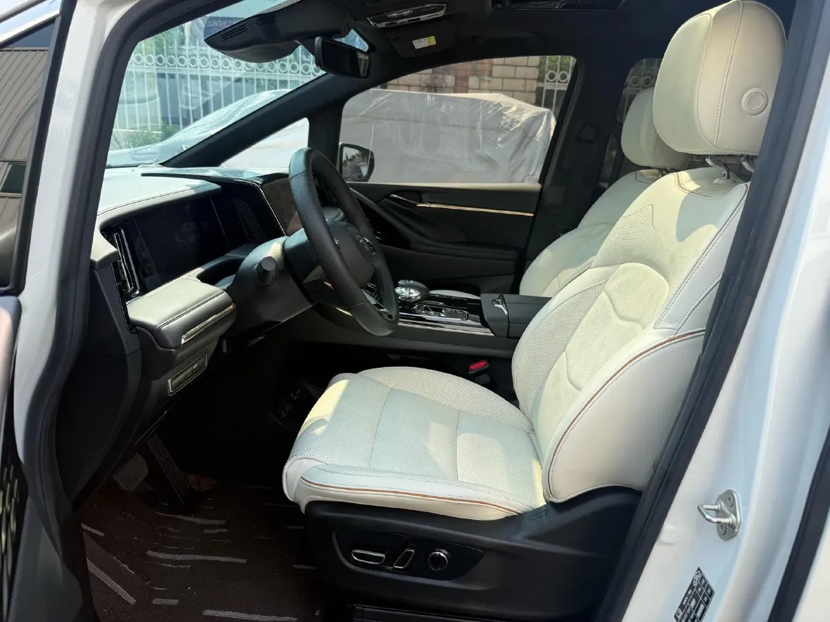 2023 GAC Trumpchi M8 2.0T 252HP L4 8AT,autocango,china used car exporter,china ev exporter,chinese used car exporter,chinese used ev exporter