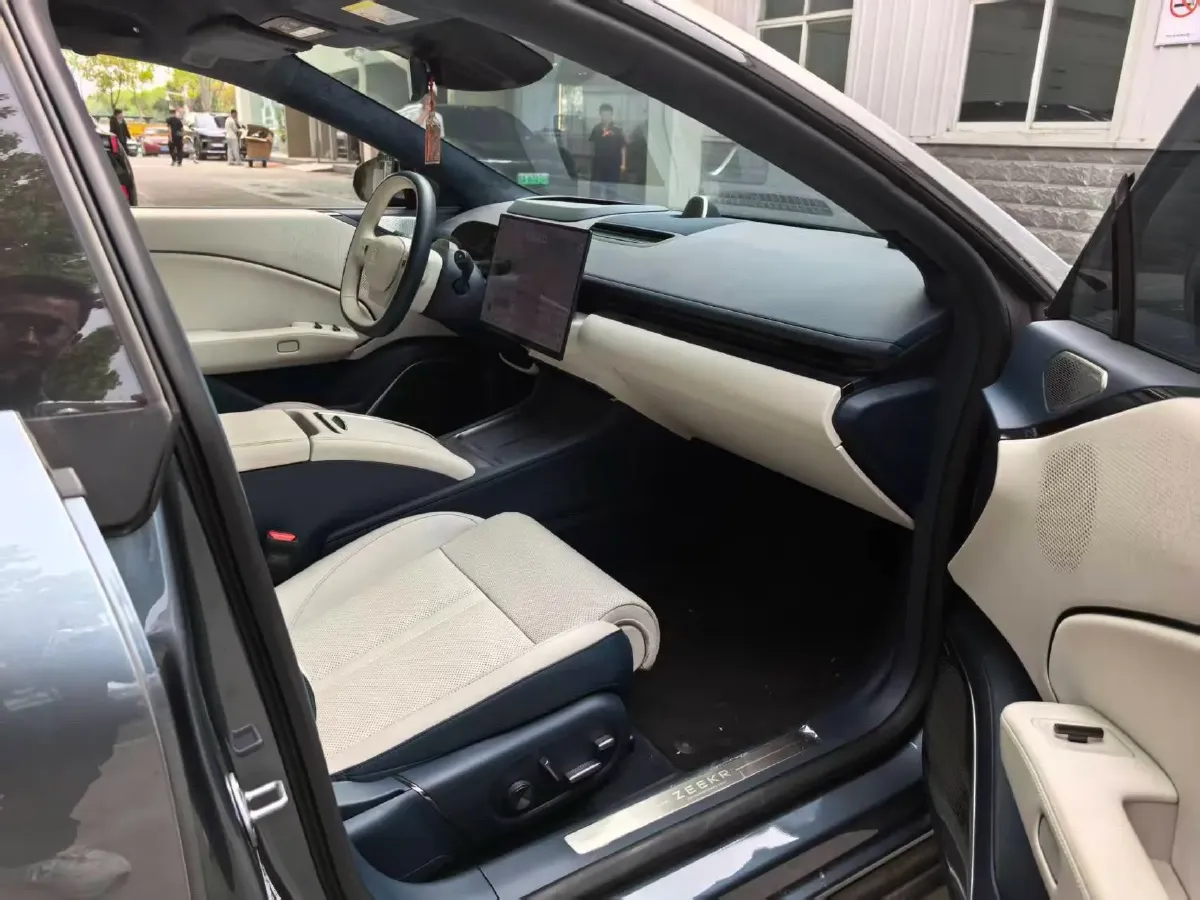 2025 Zeekr 007 BEV 100KWH,autocango,china used car exporter,china ev exporter,chinese used car exporter,chinese used ev exporter