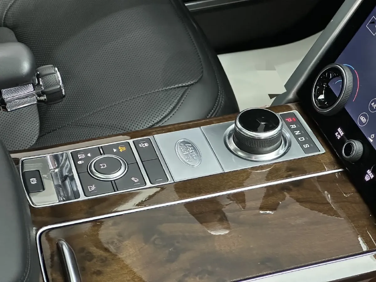 2020 Land Rover Range Rover 3.0T 400HP L6 8AT,autocango,china used car exporter,china ev exporter,chinese used car exporter,chinese used ev exporter