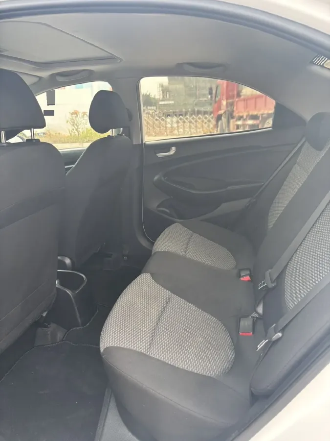 2017 Hyundai Reina 1.4L 95HP L4 4AT,autocango,china used car exporter,china ev exporter,chinese used car exporter,chinese used ev exporter