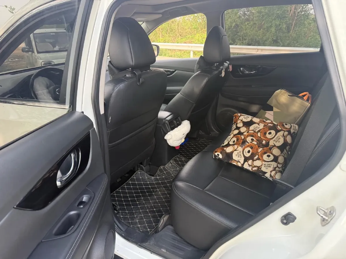 2021 Nissan X-Trail 2.0L 151HP L4 CVT,autocango,china used car exporter,china ev exporter,chinese used car exporter,chinese used ev exporter