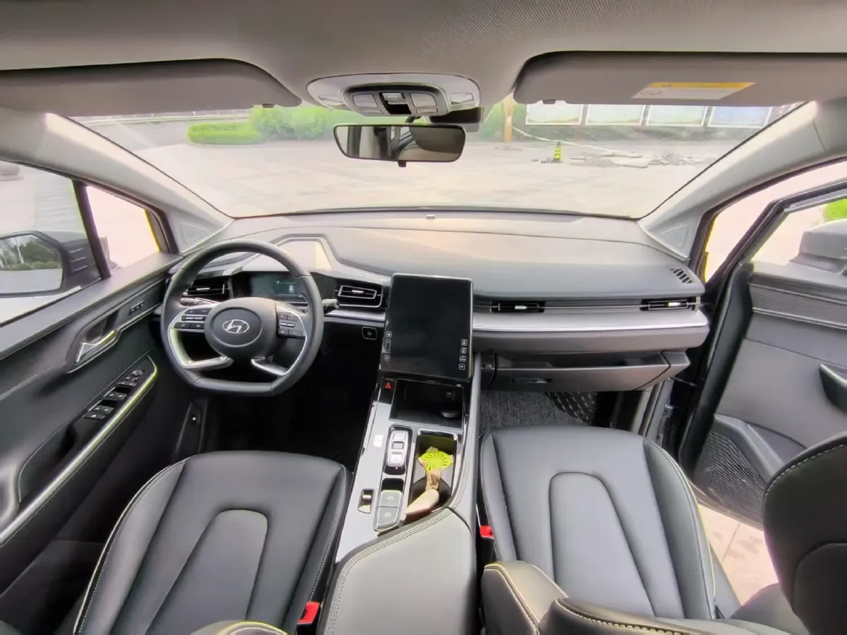 2022 Hyundai Custo 1.5T 170HP L4 8AT,autocango,china used car exporter,china ev exporter,chinese used car exporter,chinese used ev exporter