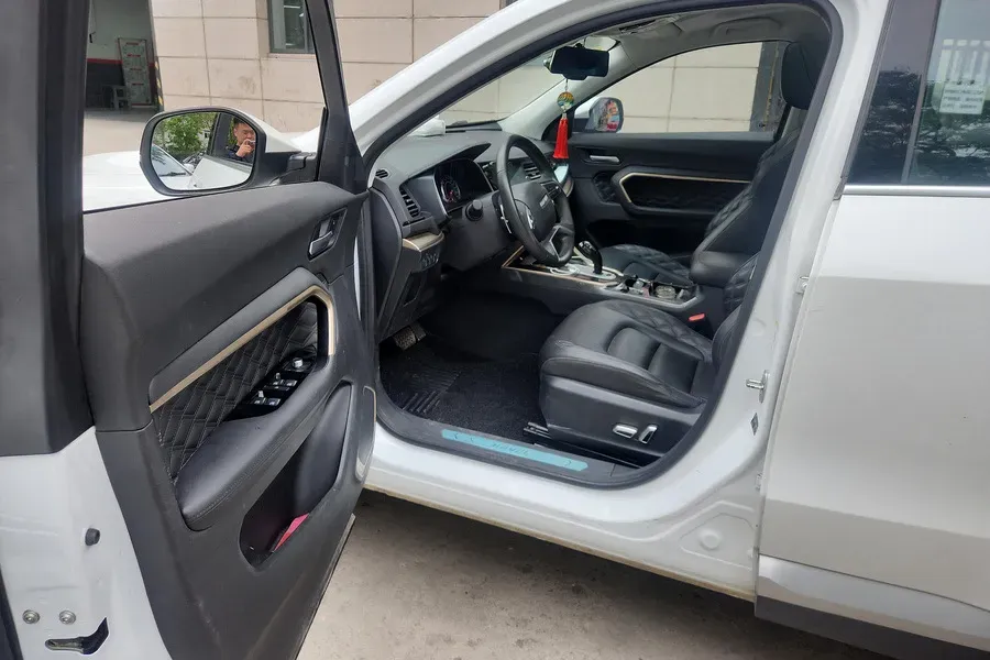 2020 Haval H6 2.0T 224HP L4 7DCT,autocango,china used car exporter,china ev exporter,chinese used car exporter,chinese used ev exporter