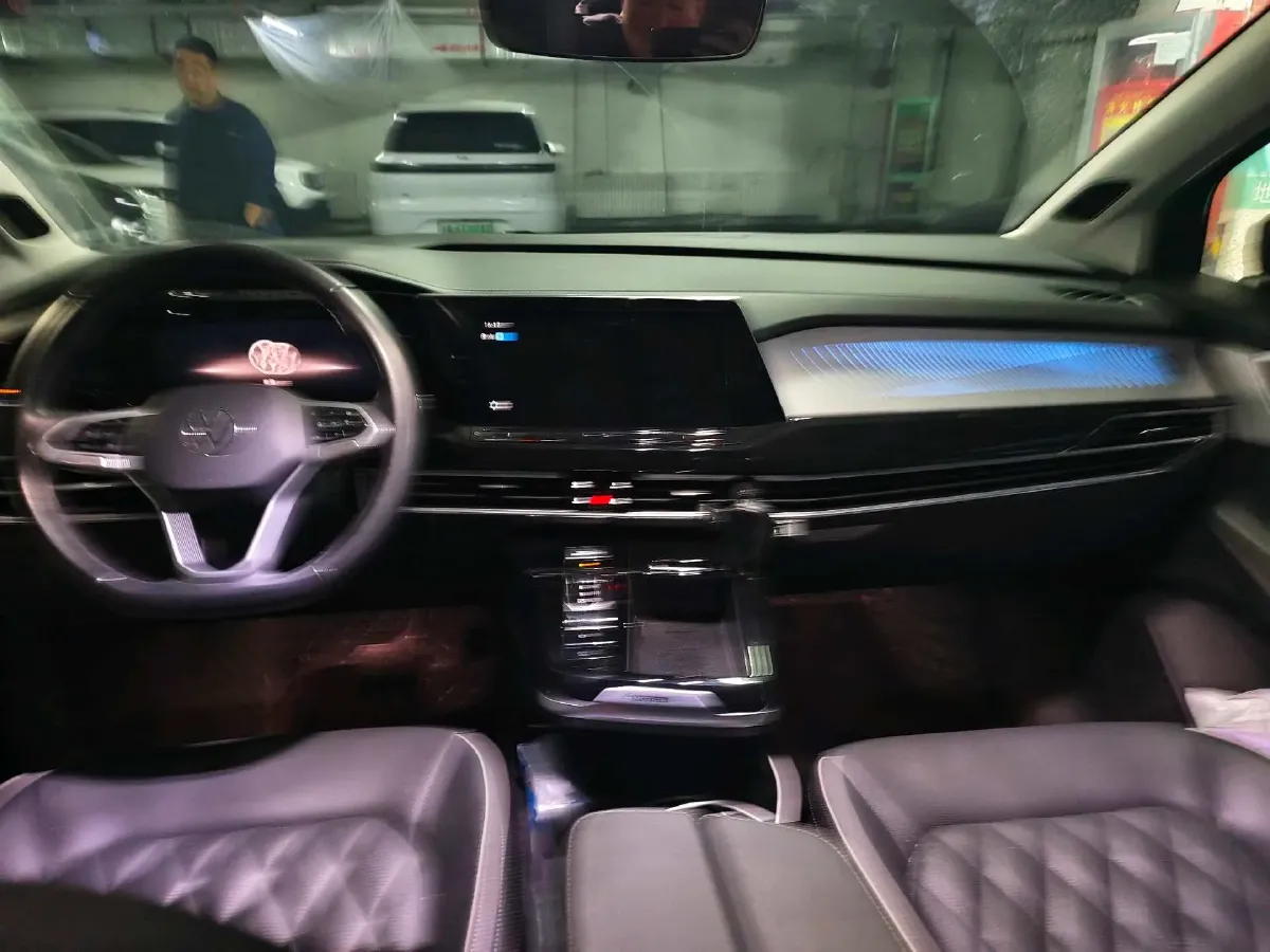 2023 Volkswagen Talagon 2.5T 299HP V6 7DCT,autocango,china used car exporter,china ev exporter,chinese used car exporter,chinese used ev exporter