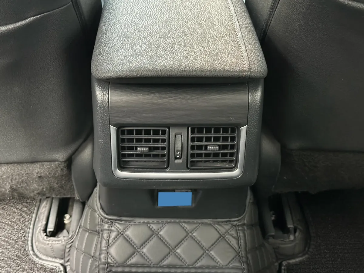 2023 Toyota Camry 2.0L 177HP L4 CVT,autocango,china used car exporter,china ev exporter,chinese used car exporter,chinese used ev exporter