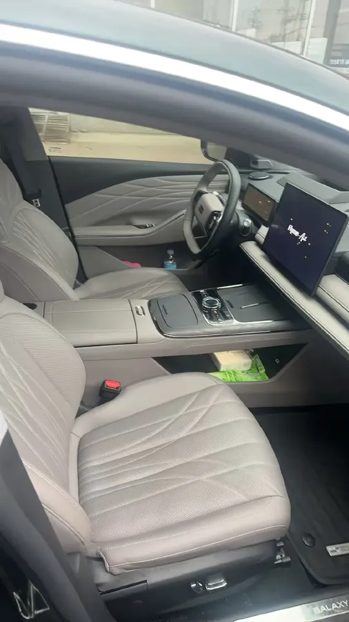 2025 Geely Galaxy Starshine 8 1.5T 163HP L4 3DHT PHEV 27.69KWH,autocango,china used car exporter,china ev exporter,chinese used car exporter,chinese used ev exporter