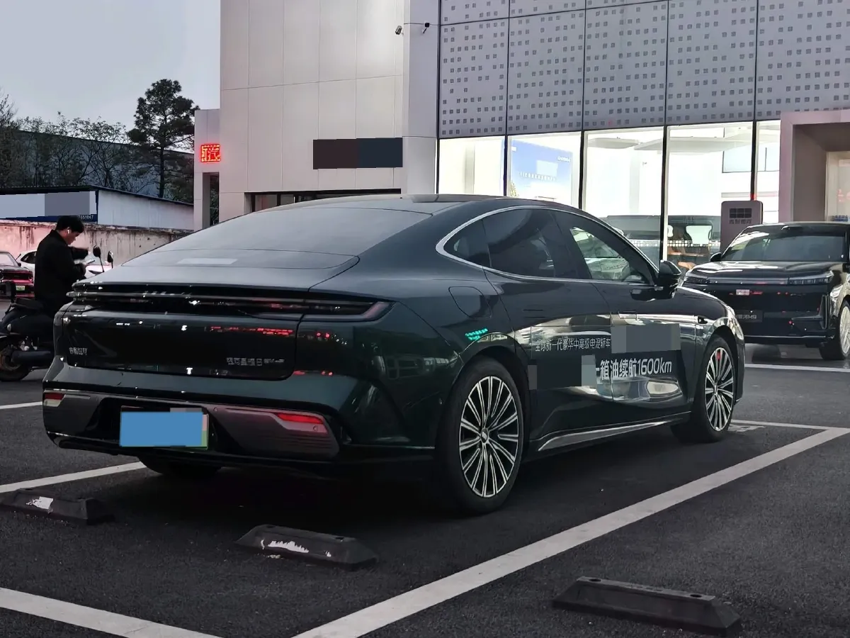 2025 Geely Galaxy Starshine 8 1.5T 163HP L4 3DHT PHEV 27.69KWH,autocango,china used car exporter,china ev exporter,chinese used car exporter,chinese used ev exporter