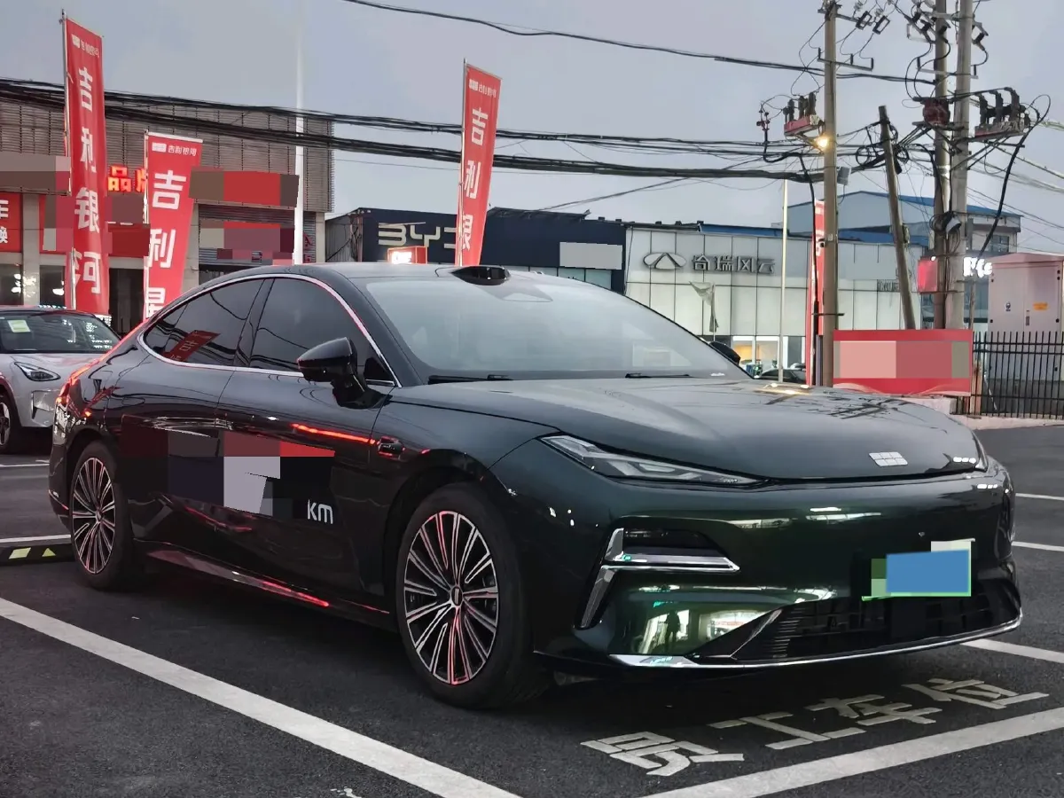 2025 Geely Galaxy Starshine 8 1.5T 163HP L4 3DHT PHEV 27.69KWH,autocango,china used car exporter,china ev exporter,chinese used car exporter,chinese used ev exporter