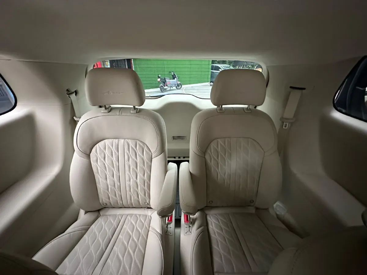 2022 Buick GL8 2.0T 237HP L4 9AT,autocango,china used car exporter,china ev exporter,chinese used car exporter,chinese used ev exporter