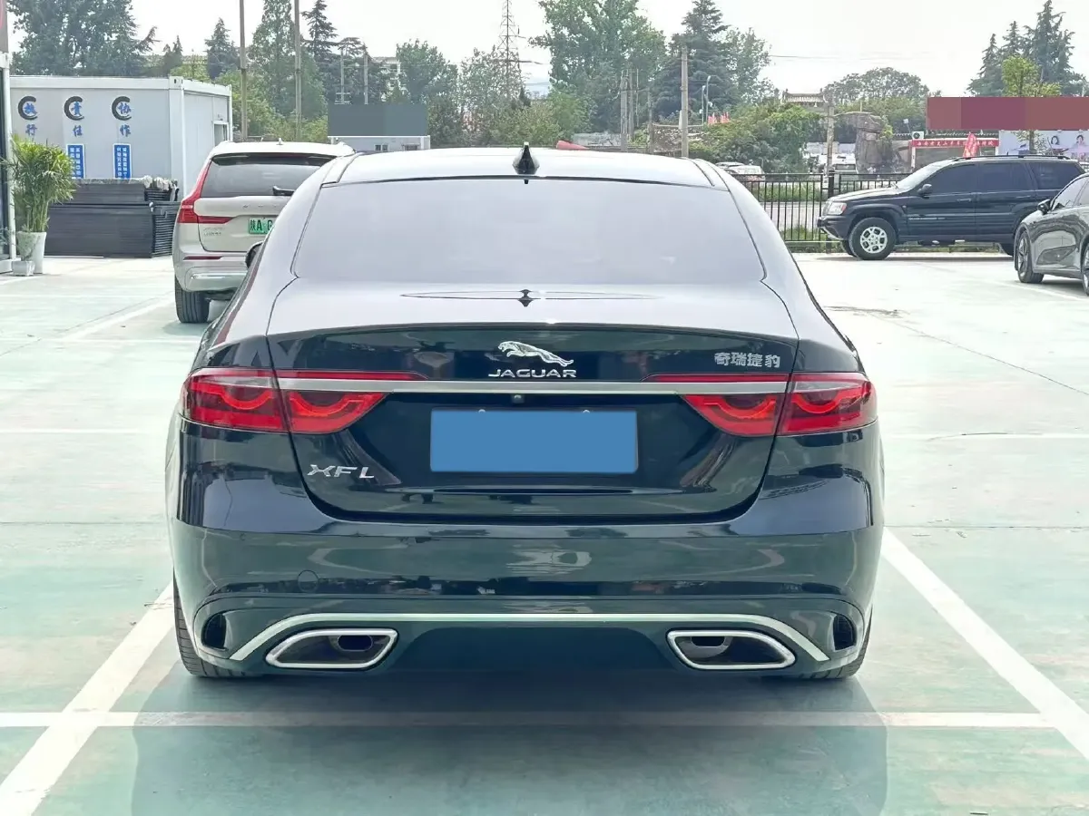 2022 Jaguar XFL 2.0T 200HP L4 8AT,autocango,china used car exporter,china ev exporter,chinese used car exporter,chinese used ev exporter