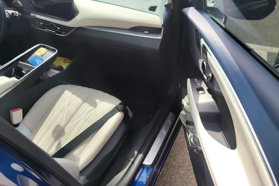 2023 Buick Larcosse 2.0T 237HP L4 9AT,autocango,china used car exporter,china ev exporter,chinese used car exporter,chinese used ev exporter