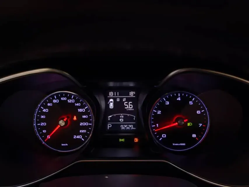 2019 MAXUS XinTu V80 2.5T 136HP L4 6AMT,autocango,china used car exporter,china ev exporter,chinese used car exporter,chinese used ev exporter