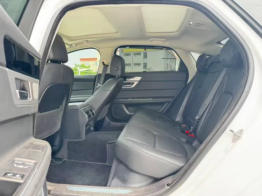 2020 Jaguar XFL 2.0T 200HP L4 8AT,autocango,china used car exporter,china ev exporter,chinese used car exporter,chinese used ev exporter