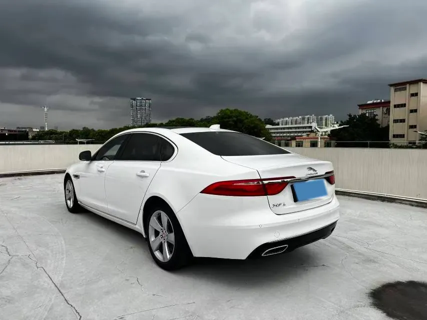 2020 Jaguar XFL 2.0T 200HP L4 8AT,autocango,china used car exporter,china ev exporter,chinese used car exporter,chinese used ev exporter