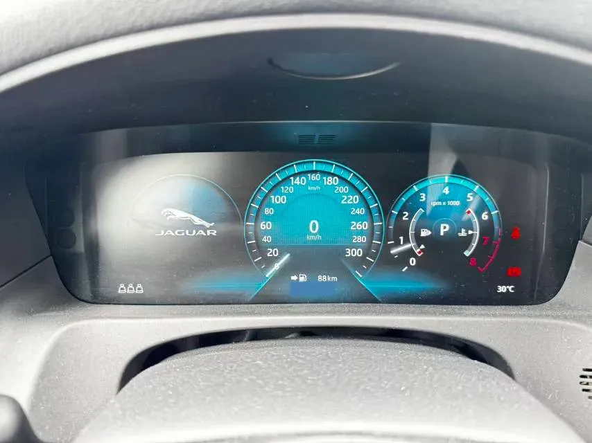 2020 Jaguar XFL 2.0T 200HP L4 8AT,autocango,china used car exporter,china ev exporter,chinese used car exporter,chinese used ev exporter