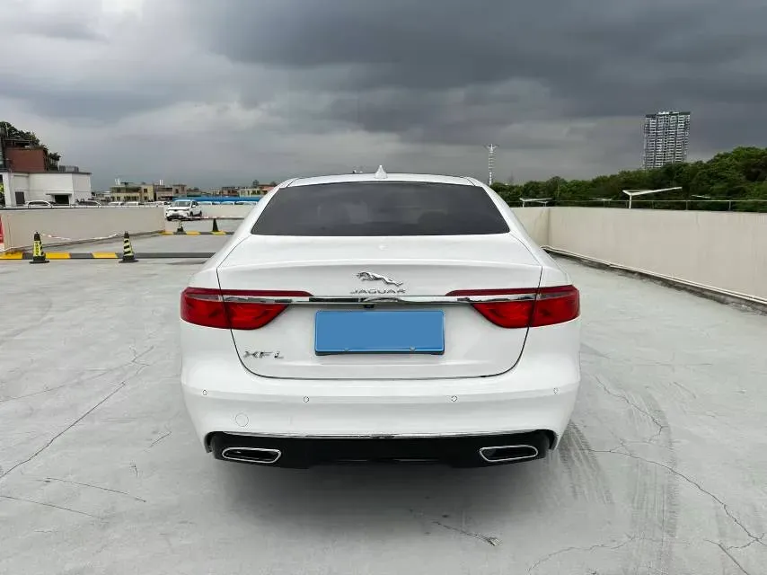 2020 Jaguar XFL 2.0T 200HP L4 8AT,autocango,china used car exporter,china ev exporter,chinese used car exporter,chinese used ev exporter