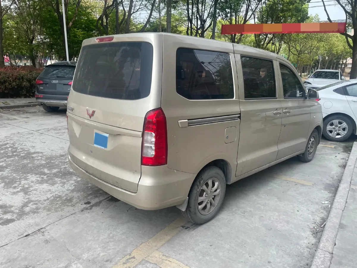 2019 WuLing HongGuang V 1.5L 99HP L4 6MT,autocango,china used car exporter,china ev exporter,chinese used car exporter,chinese used ev exporter