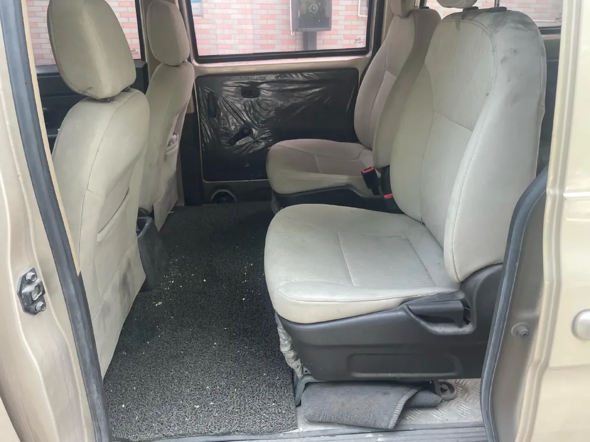 2019 WuLing HongGuang V 1.5L 99HP L4 6MT,autocango,china used car exporter,china ev exporter,chinese used car exporter,chinese used ev exporter