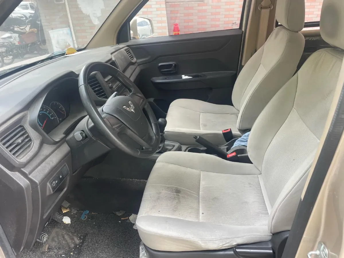 2019 WuLing HongGuang V 1.5L 99HP L4 6MT,autocango,china used car exporter,china ev exporter,chinese used car exporter,chinese used ev exporter