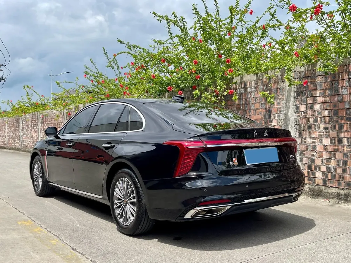 2024 HongQi H5 2.0T 224HP L4 8AT,autocango,china used car exporter,china ev exporter,chinese used car exporter,chinese used ev exporter