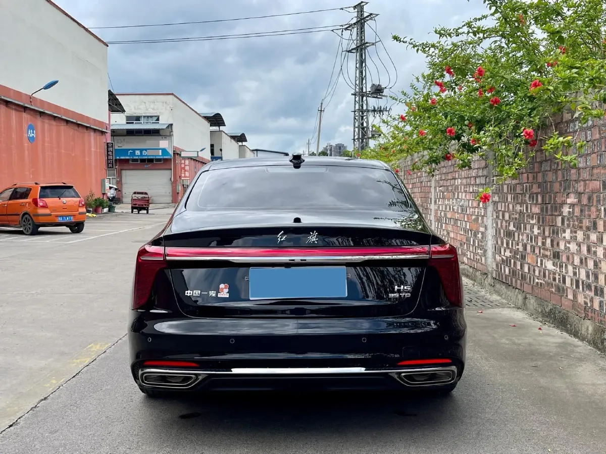 2024 HongQi H5 2.0T 224HP L4 8AT,autocango,china used car exporter,china ev exporter,chinese used car exporter,chinese used ev exporter