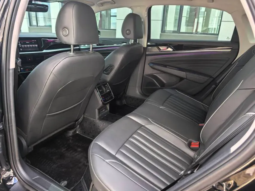 2023 Volkswagen Passat 2.0T 186HP L4 7DCT,autocango,china used car exporter,china ev exporter,chinese used car exporter,chinese used ev exporter