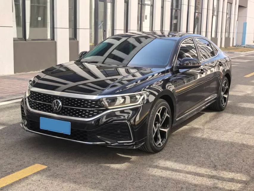 2023 Volkswagen Passat 2.0T 186HP L4 7DCT,autocango,china used car exporter,china ev exporter,chinese used car exporter,chinese used ev exporter