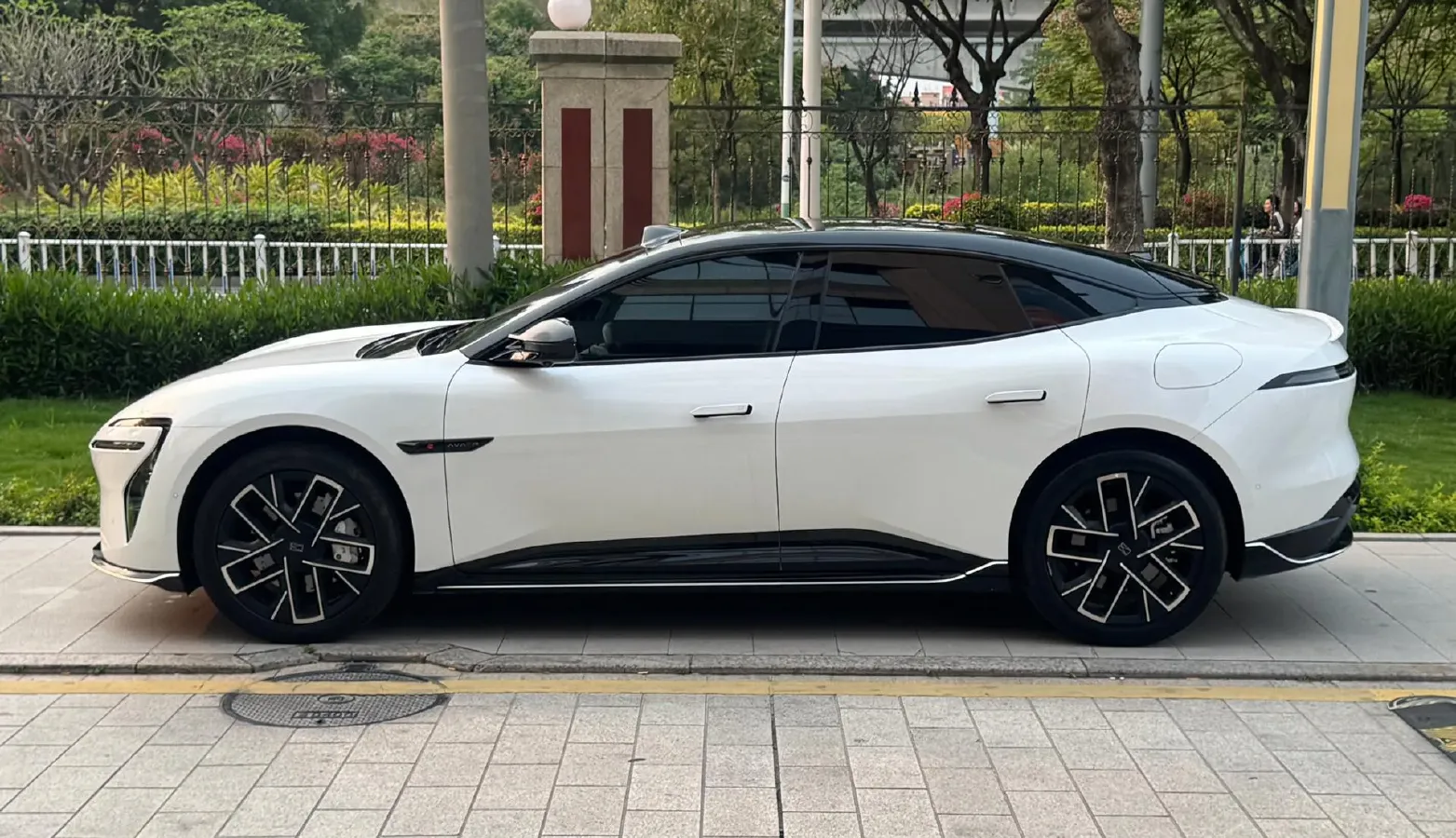 2025 Avatr 06 BEV,autocango,china used car exporter,china ev exporter,chinese used car exporter,chinese used ev exporter