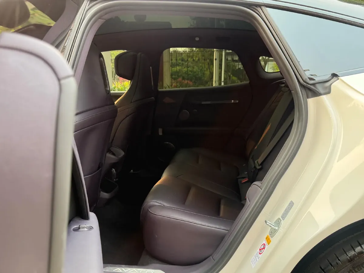 2025 Avatr 06 BEV,autocango,china used car exporter,china ev exporter,chinese used car exporter,chinese used ev exporter