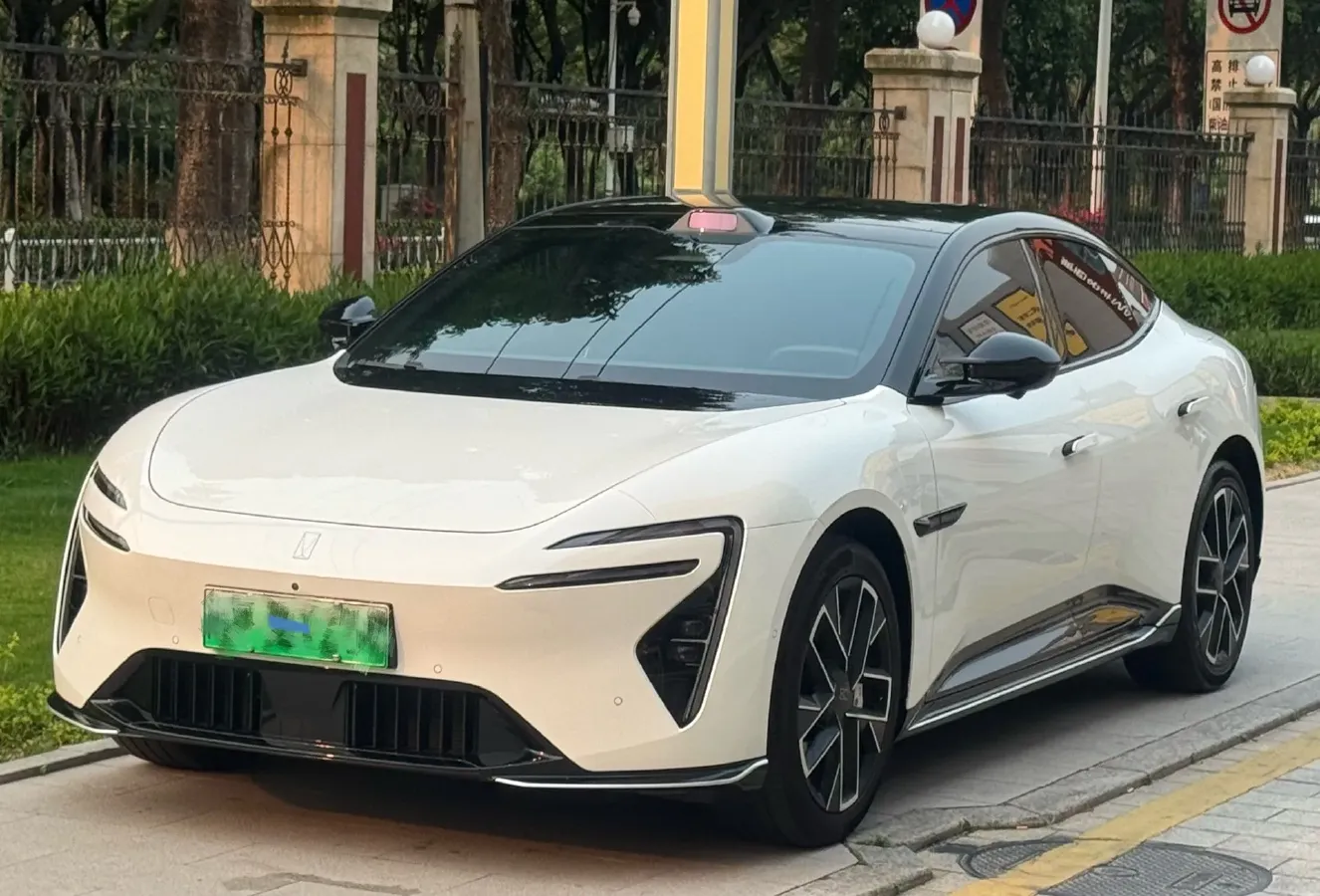 2025 Avatr 06 BEV,autocango,china used car exporter,china ev exporter,chinese used car exporter,chinese used ev exporter