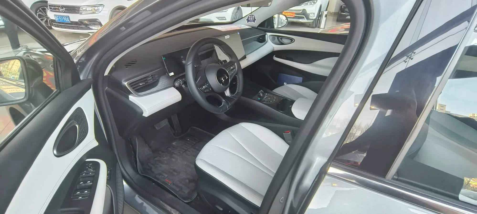 2025 BYD Seal05 DM-i 1.5L 101HP L4 E-CVT PHEV 7.68KWH,autocango,china used car exporter,china ev exporter,chinese used car exporter,chinese used ev exporter