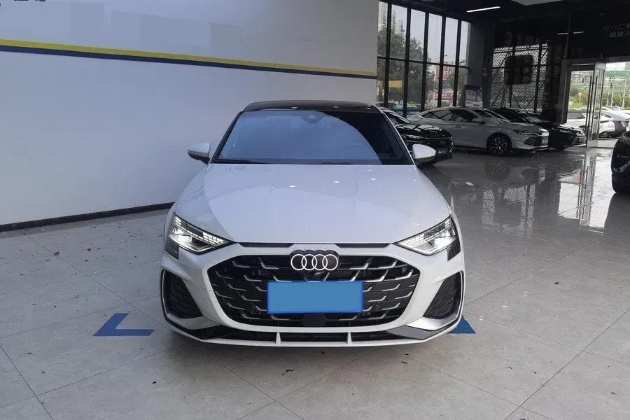 2025 Audi A3 1.5T 160HP L4 7DCT,autocango,china used car exporter,china ev exporter,chinese used car exporter,chinese used ev exporter