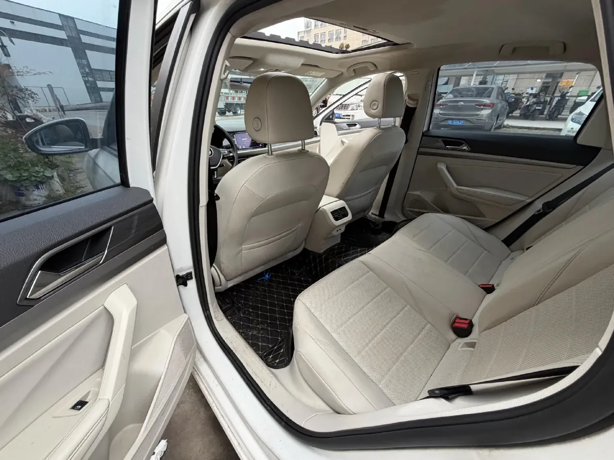 2018 Skoda Karoq 1.4T 150HP L4 7DCT,autocango,china used car exporter,china ev exporter,chinese used car exporter,chinese used ev exporter