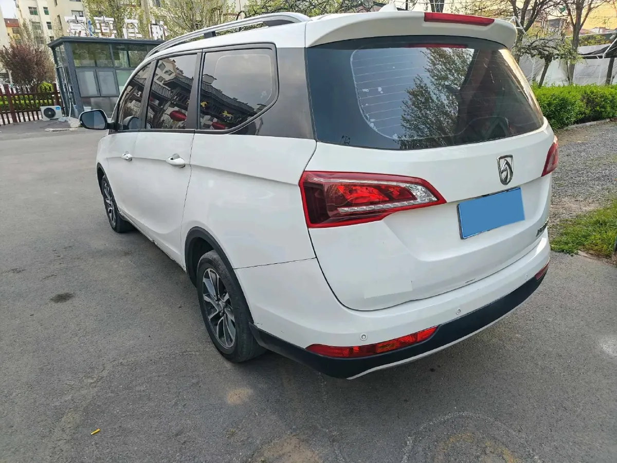 2019 BaoJun 730 1.5L 105HP L4 6MT,autocango,china used car exporter,china ev exporter,chinese used car exporter,chinese used ev exporter