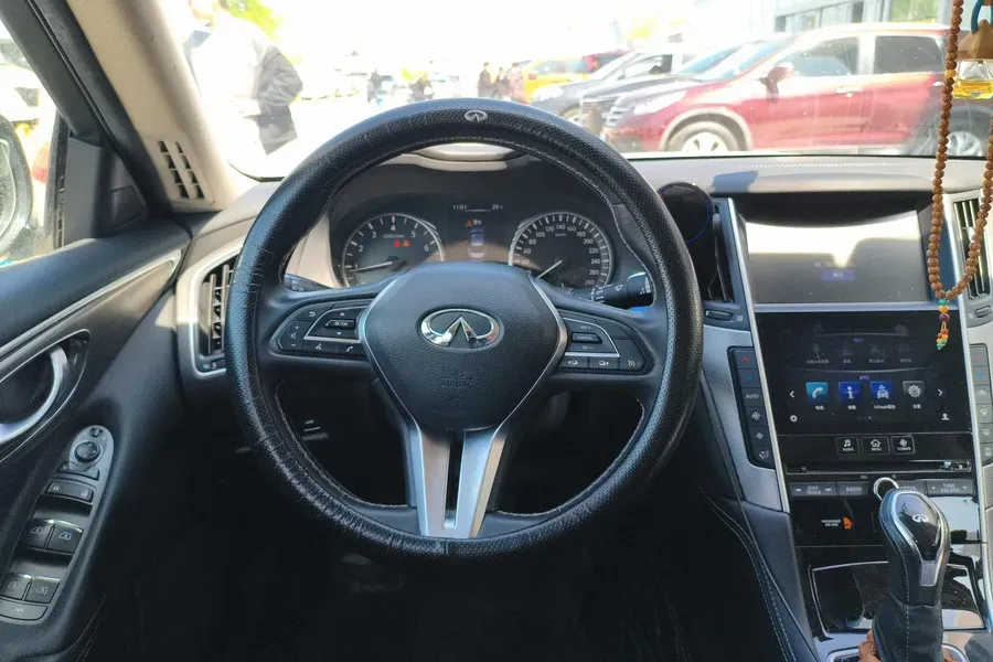 2018 Jeep Grand Commander 2.0T 265HP L4 9AT,autocango,china used car exporter,china ev exporter,chinese used car exporter,chinese used ev exporter