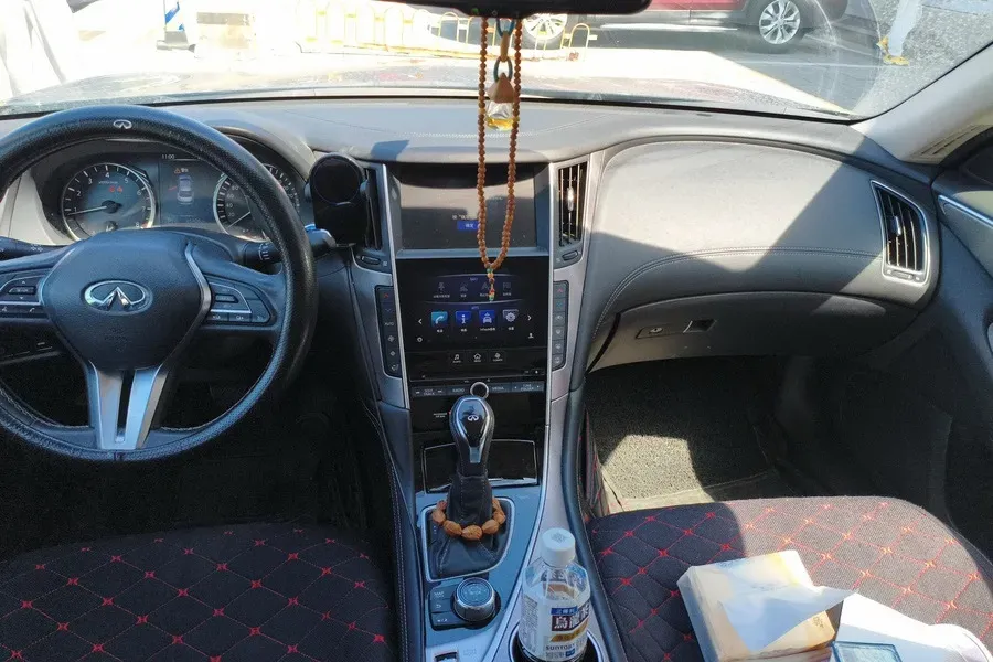 2018 Jeep Grand Commander 2.0T 265HP L4 9AT,autocango,china used car exporter,china ev exporter,chinese used car exporter,chinese used ev exporter