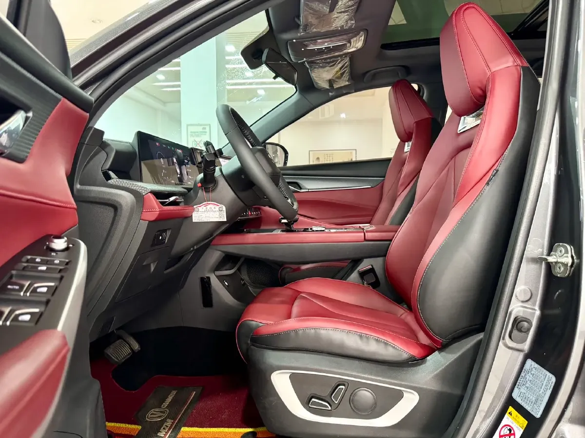 2022 ChangAn CS75 Plus 1.5T 178HP L4 6AT,autocango,china used car exporter,china ev exporter,chinese used car exporter,chinese used ev exporter