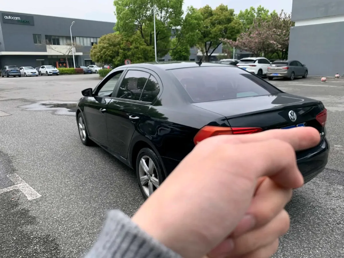 2017 Volkswagen Lavida 1.6L 110HP L4 6AT,autocango,china used car exporter,china ev exporter,chinese used car exporter,chinese used ev exporter