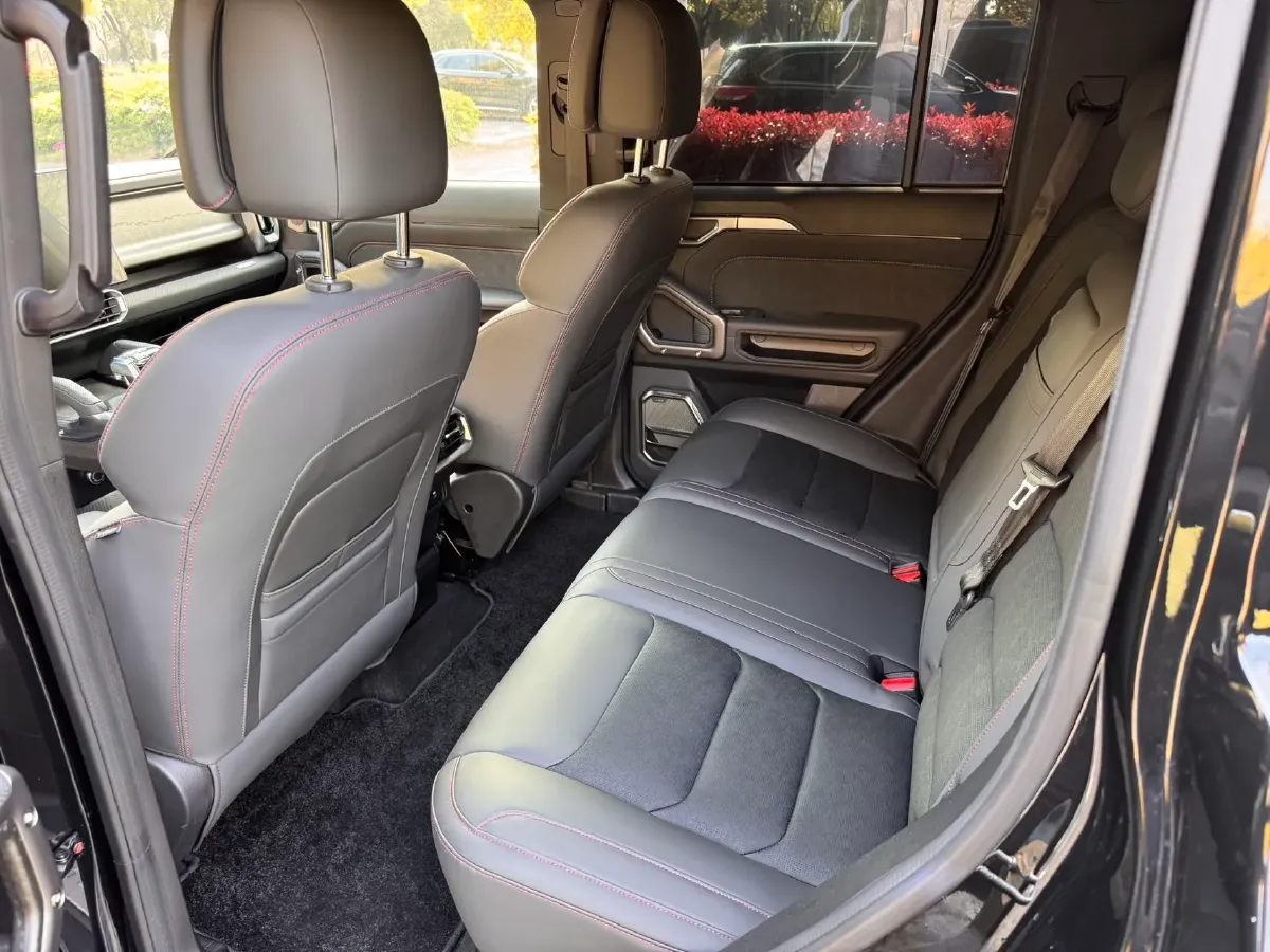 2024 Jetour Traveller 2.0T 254HP L4 7DCT,autocango,china used car exporter,china ev exporter,chinese used car exporter,chinese used ev exporter