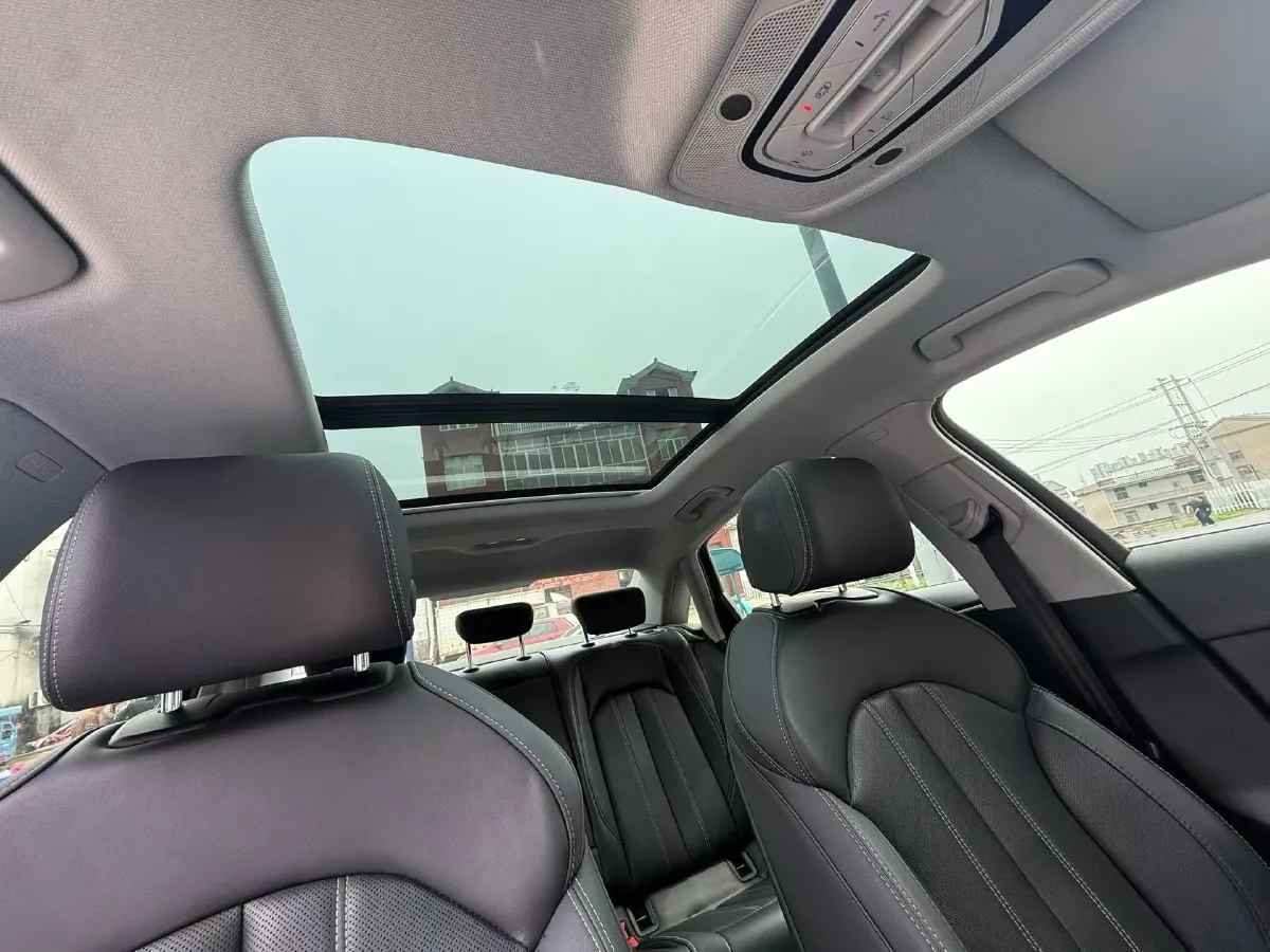 2022 Audi A4L 2.0T 190HP L4 7DCT,autocango,china used car exporter,china ev exporter,chinese used car exporter,chinese used ev exporter