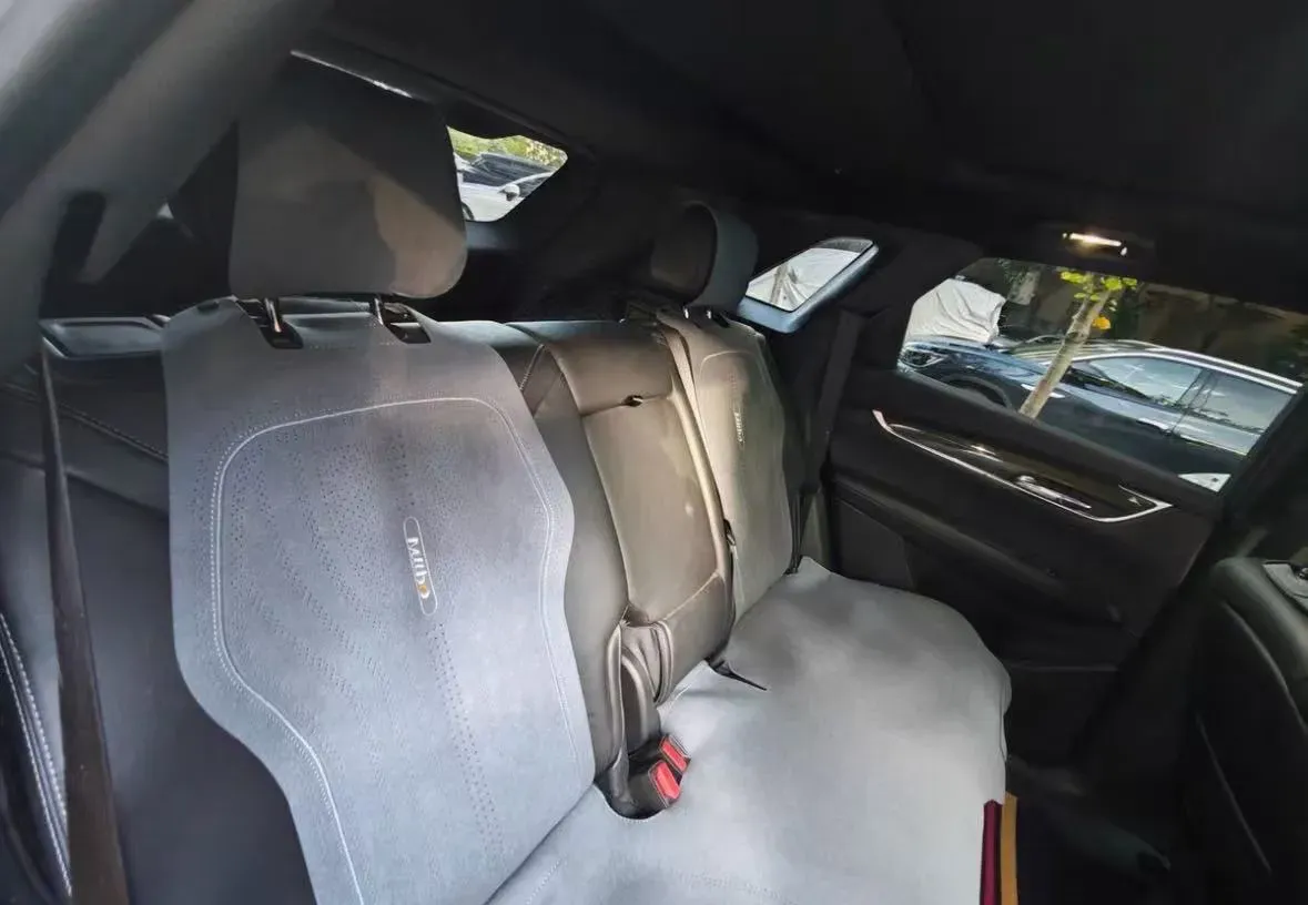 2022 Cadillac XT5 2.0T 237HP L4 9AT,autocango,china used car exporter,china ev exporter,chinese used car exporter,chinese used ev exporter