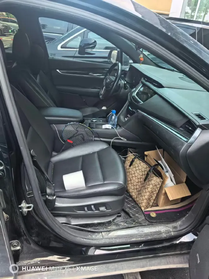 2022 Cadillac XT5 2.0T 237HP L4 9AT,autocango,china used car exporter,china ev exporter,chinese used car exporter,chinese used ev exporter