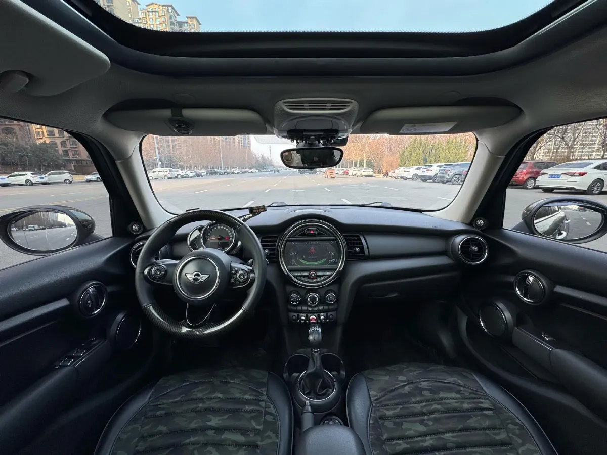 2016 MINI MINI 1.2T 102HP L3 6AT,autocango,china used car exporter,china ev exporter,chinese used car exporter,chinese used ev exporter