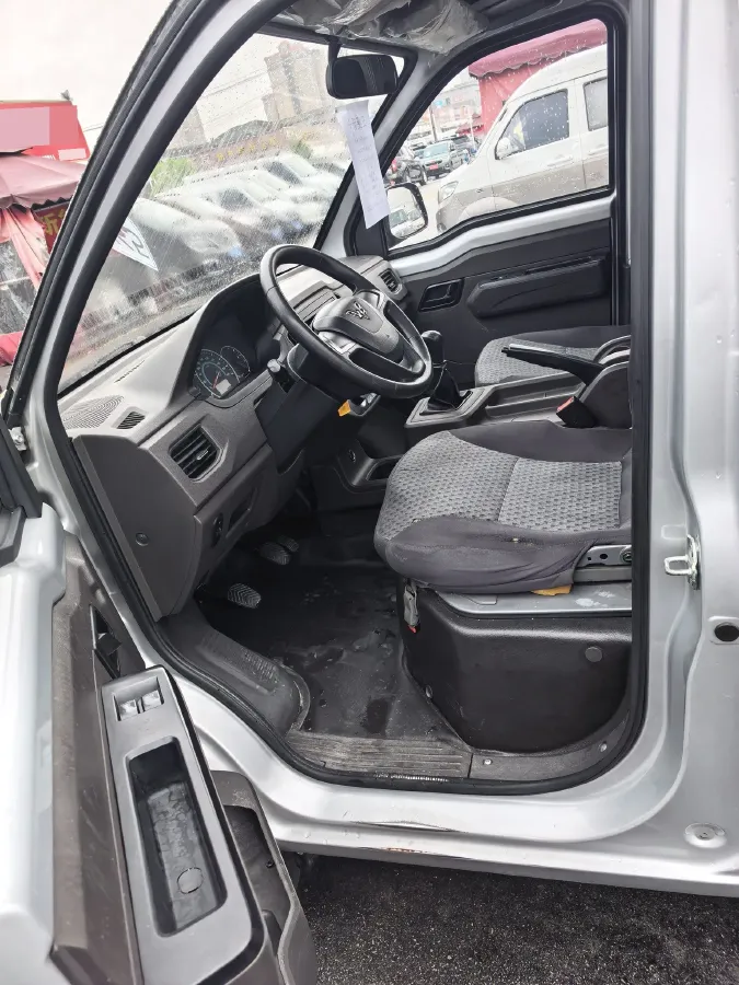 2023 WuLing RongGuang New Truck 1.5L 102HP L4 5MT,autocango,china used car exporter,china ev exporter,chinese used car exporter,chinese used ev exporter