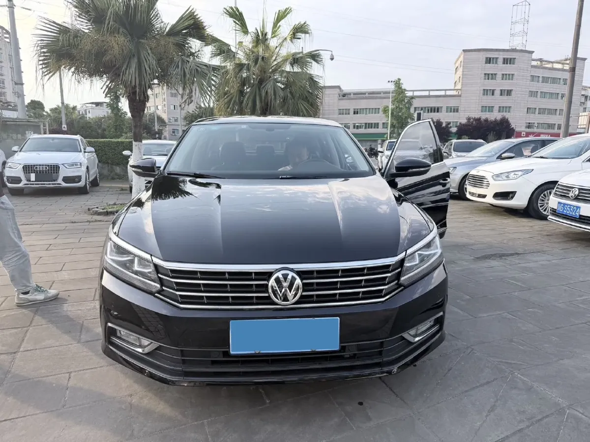 2017 Volkswagen Passat 1.8T 180HP L4 7DCT,autocango,china used car exporter,china ev exporter,chinese used car exporter,chinese used ev exporter
