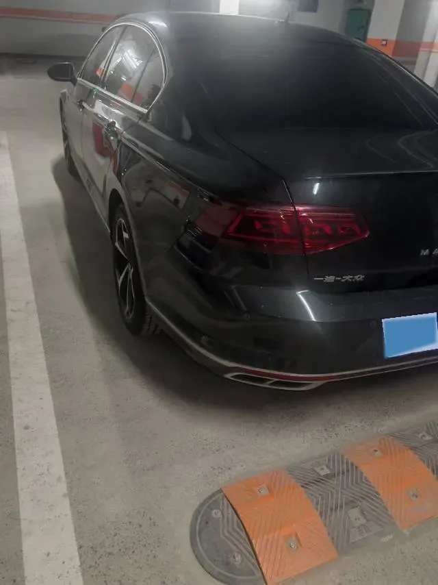 2023 Volkswagen Magotan 2.0T 186HP L4 7DCT,autocango,china used car exporter,china ev exporter,chinese used car exporter,chinese used ev exporter