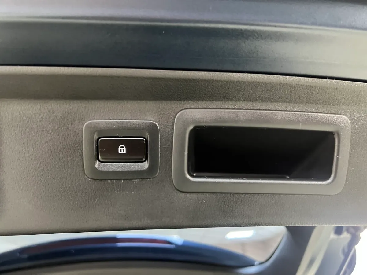 2023 Mazda CX-50 2.0L 155HP L4 6AT,autocango,china used car exporter,china ev exporter,chinese used car exporter,chinese used ev exporter