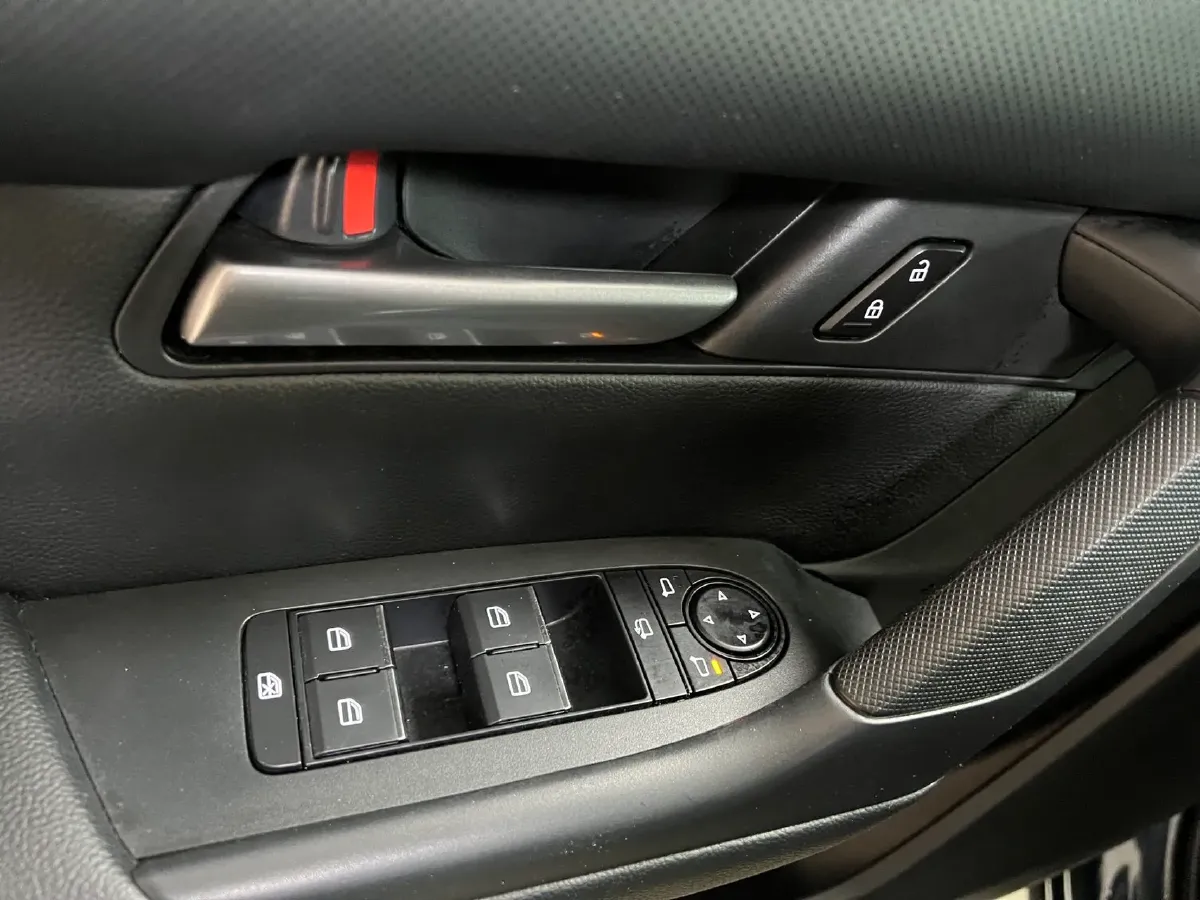 2023 Mazda CX-50 2.0L 155HP L4 6AT,autocango,china used car exporter,china ev exporter,chinese used car exporter,chinese used ev exporter